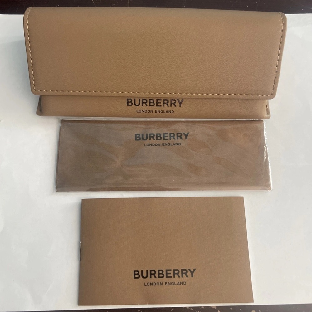NEW BURBERRY AUTHENTIC CAMEL BROWN SOFT EYEGLASSES SUNGLASSES CASE WITH CLOTH